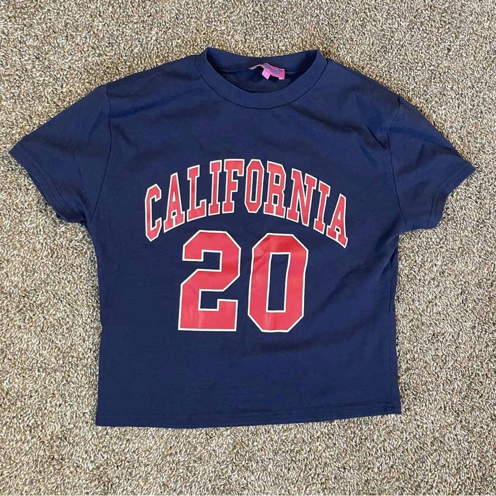 Edikted California Graphic Short Sleeve T-Shirt Women’s Size Large Soft Cropped